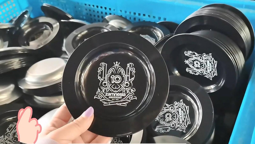 Custom tin ashtray production process